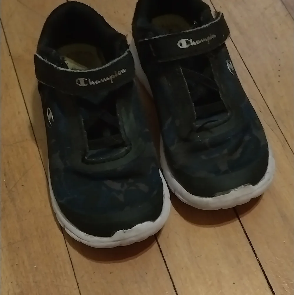 Champion Black Sneakers Athletic Casual Design